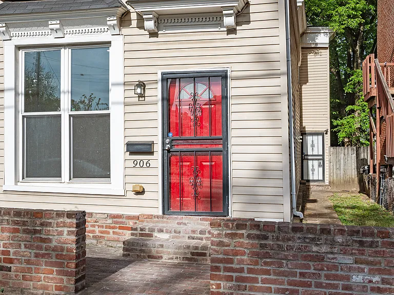 906 S Shelby St — Photo 3