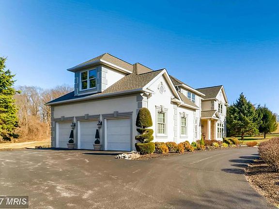 2nd image of 15 Woodfield Ct