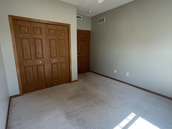 3rd image of 1694 Oakbrooke Ct #1