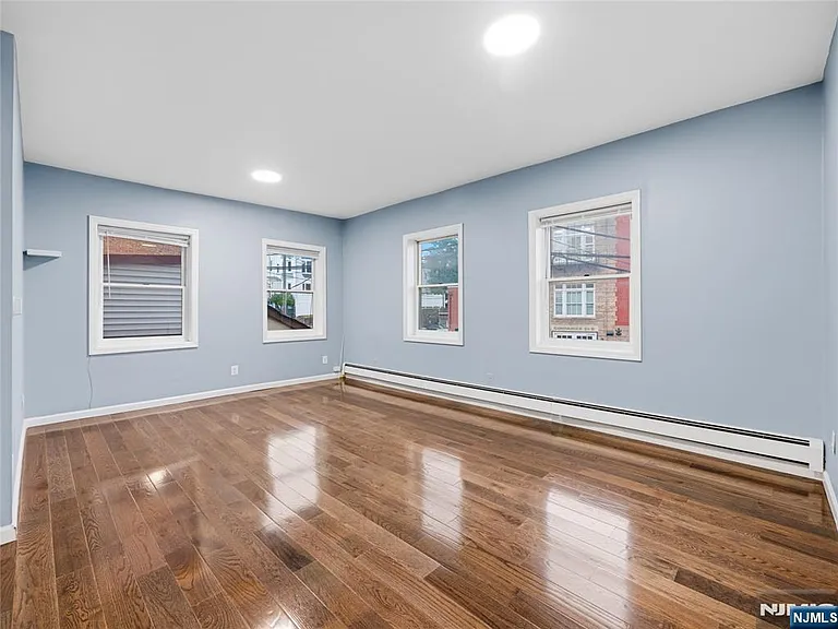 1-2 Hilliard Ave #2 — Photo 5