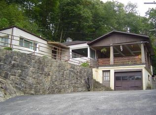 412 12th St SE, Charleston, WV 25314