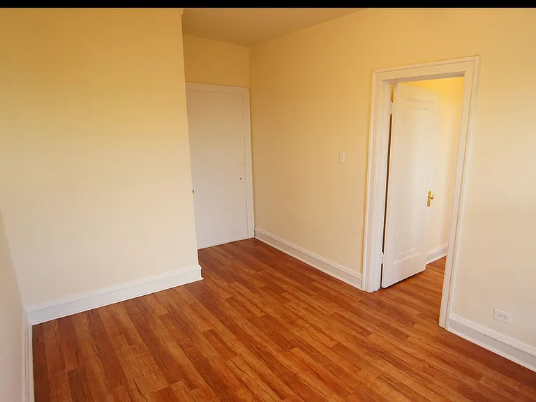 2534 N Sawyer Ave #209 — Photo 4