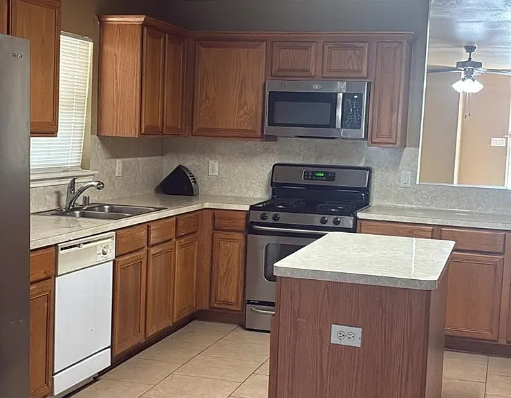 8910 Tarpon Springs Ln — Photo 5