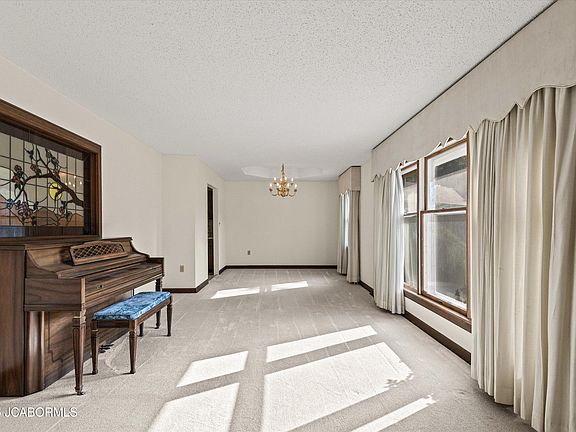 5th image of 1704 Westport Ct
