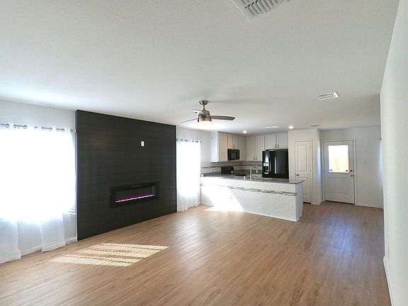 5th image of 306 Mahogany Ln