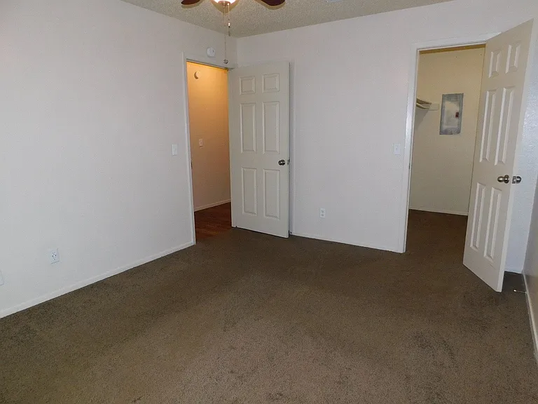 Gant Apartments — Photo 43