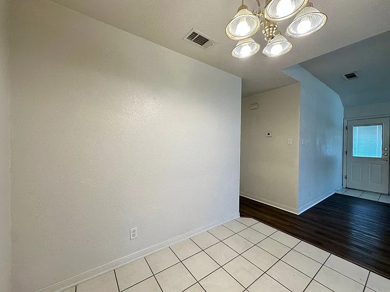 4311 Thunder Creek — Photo 9