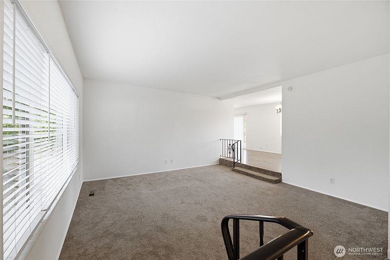 5th image of 4108 80th Avenue W