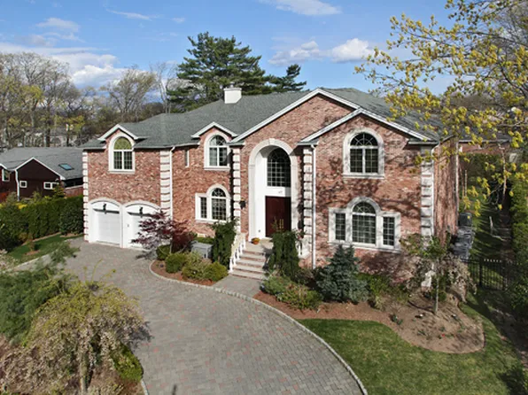 417 N Woodland St, Englewood, NJ 07631