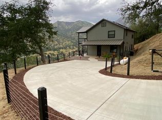 45431 Hammond Dr, Three Rivers, CA 93271