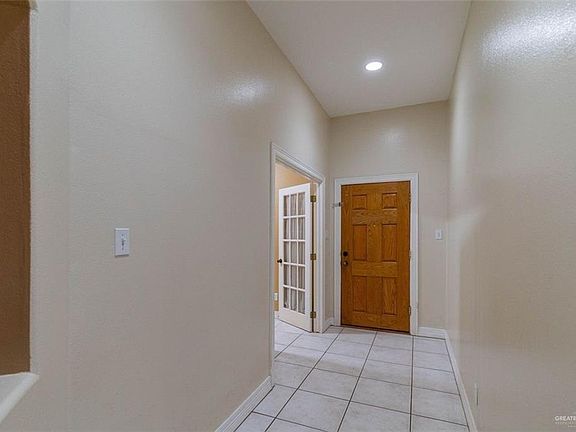 3rd image of 8516 Zurich Ave