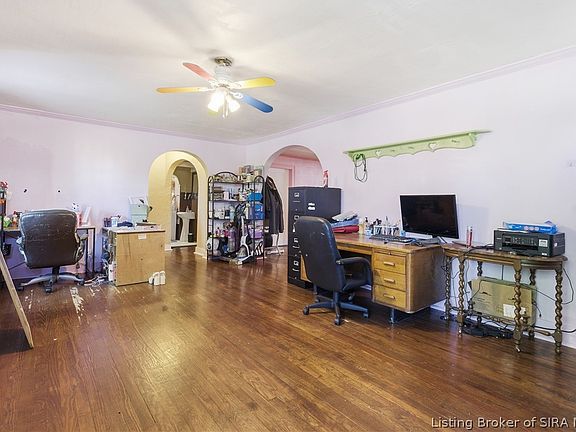 5th image of 127 Keith Street