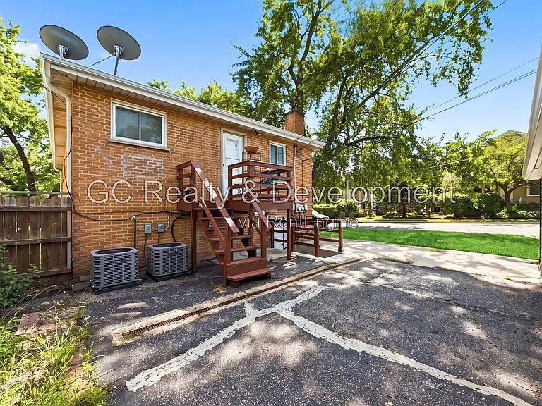 27W180 Cooley Ave #1 — Photo 15