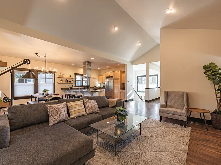 2340 NW Bens Ct — Photo 6
