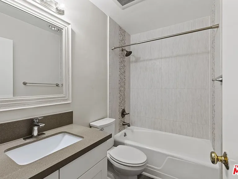 1538 Stanford St #8 — Photo 5