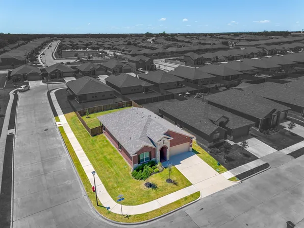 2416 Waggoner Ranch Dr, Weatherford, TX 76087