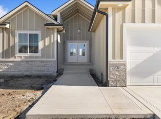 865 NW Sandy Hollow Cir, Waukee, IA 50263