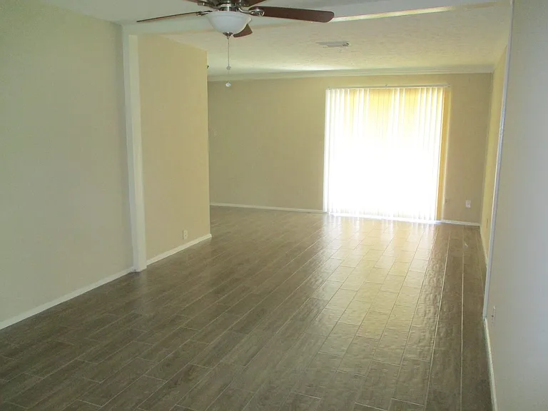23119 Banquo Dr — Photo 3