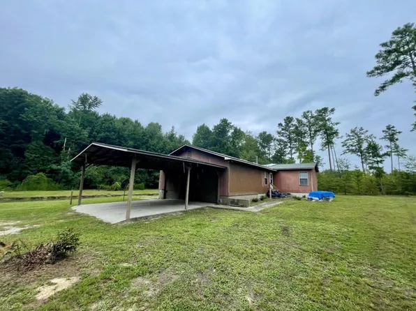 275 Wineson Dr, Pembroke, NC 28372