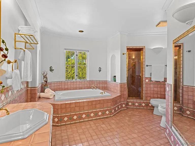 6692 La Jolla Scenic Dr S — Photo 29