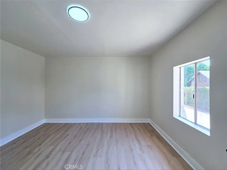 5552 Lewis Ave — Photo 4