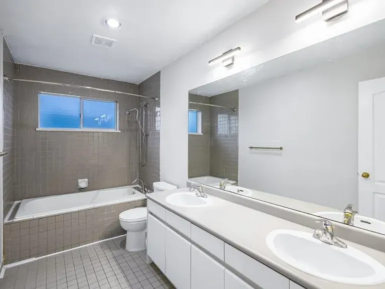 7989 Cambie St — Photo 17