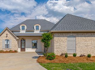 706 Queens Ct, Flowood, MS 39232
