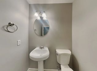 1304 Crandon Dr, Charlotte, NC 28216