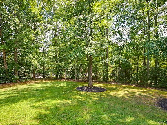 3rd image of 5448 White Oak Cir