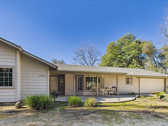 4th image of 37550 Mountain Lakes Rd