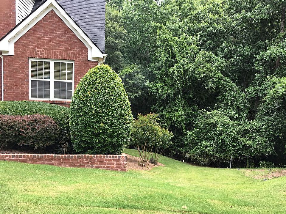 2nd image of 117 E Surry Ct