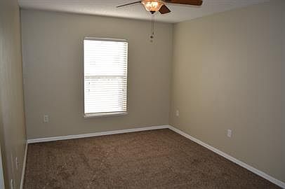 5th image of 802 Dengar Ave
