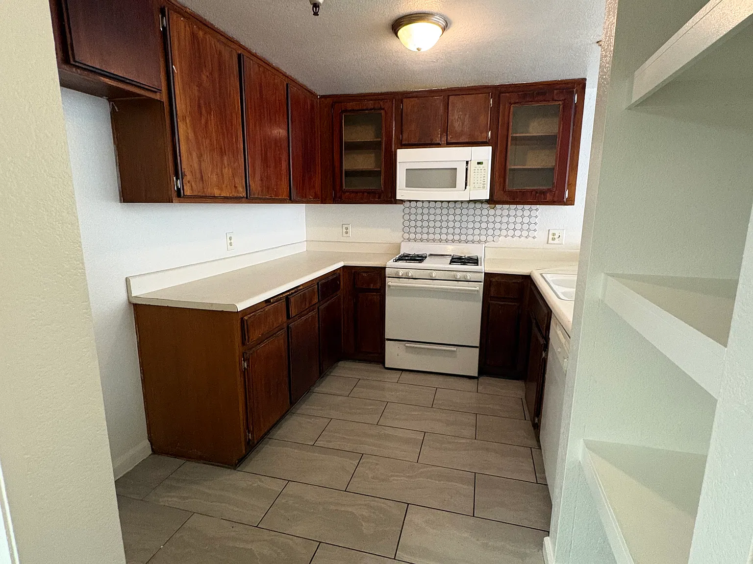 2 bed, $2,800 — Photo 2