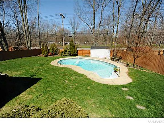 3rd image of 5964 Margaret Ann Dr
