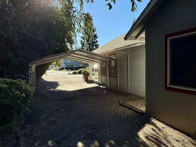 1570 Nord Ave — Photo 26