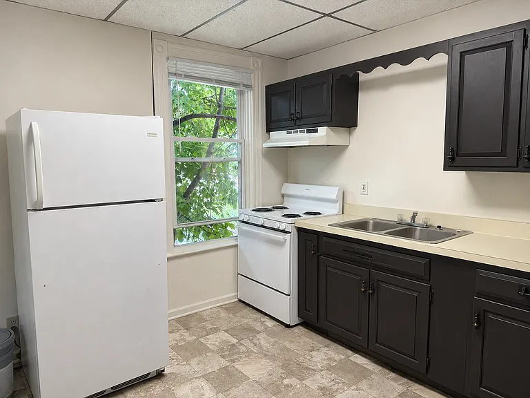 537 W. King St. — Photo 3