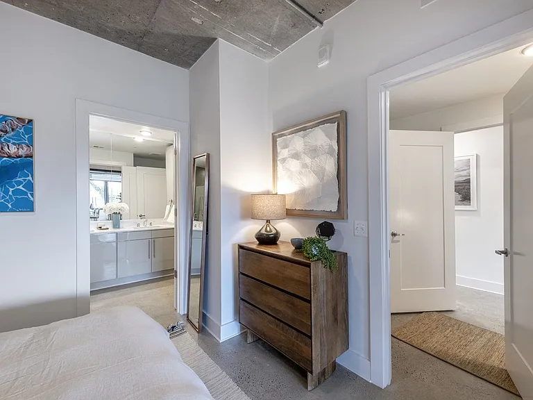 Mission Lofts — Photo 9