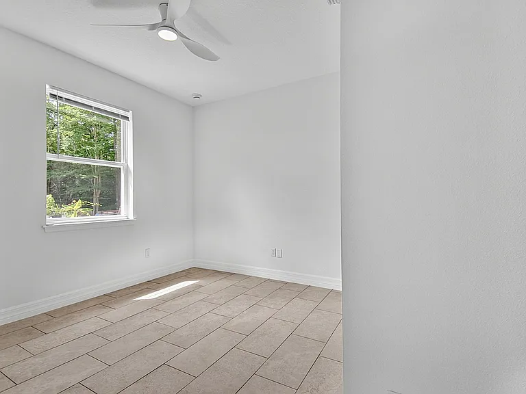 14 Ullynn Pl #A — Photo 23