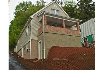 870 Walnut St, Follansbee, WV 26037