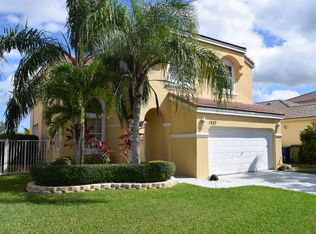 1527 NW 157th Ave, Pembroke Pines, FL 33028