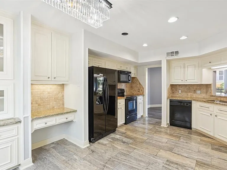 1725 Enterprise Ave — Photo 10