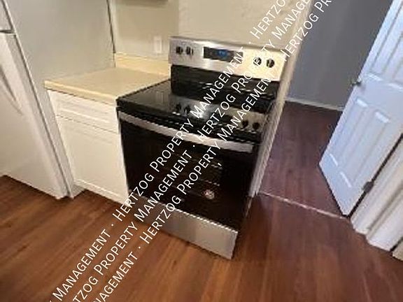 5th image of 403 N Jenkins St APT 14