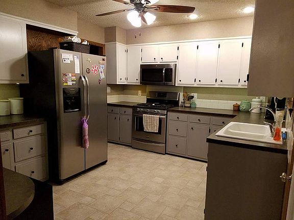 Stainless steel appliances included