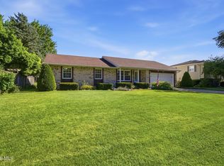 942 Liberty Dr, Waterville, OH 43566