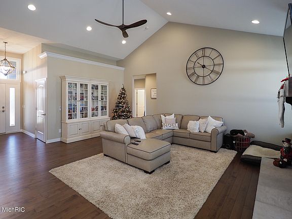4th image of 5489 Cypress Bay Dr