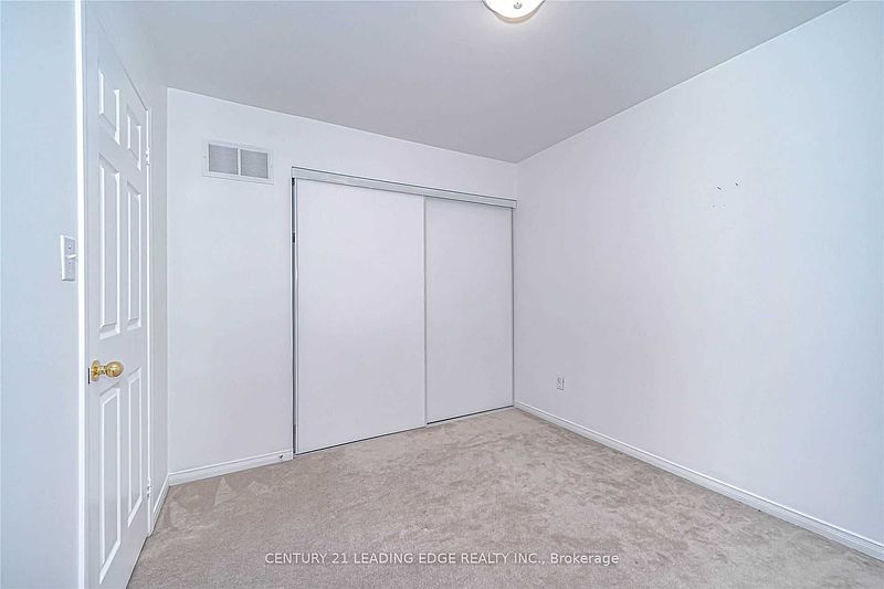 Ajax House for rent - 4 Bedrooms — photo 31