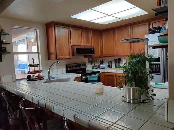 5th image of 566 Oakborough Ave