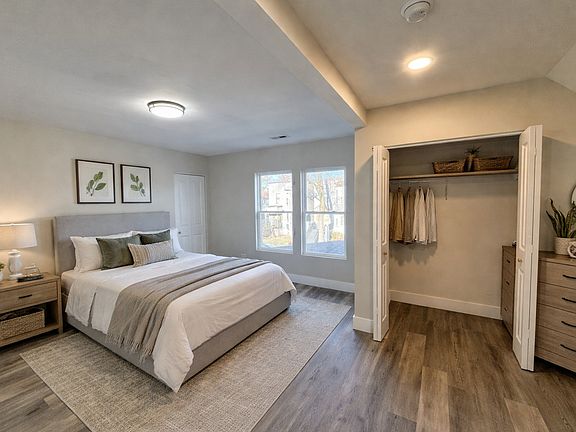 3rd image of 11844 S Lowe Ave