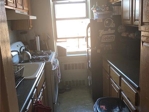 4th image of 2260 Burnett St APT 6H