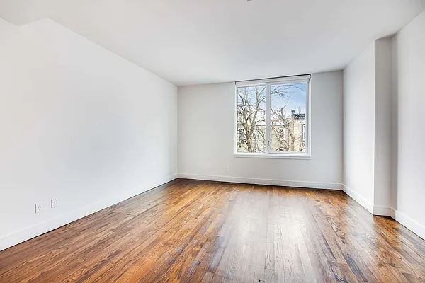 Rented by 843 Lexington Holdings LLC | media 12